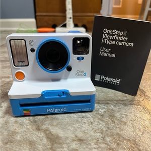 Polaroid OneStep 2 Viewfinder i-type Camera
RARE HARD TO FIND!